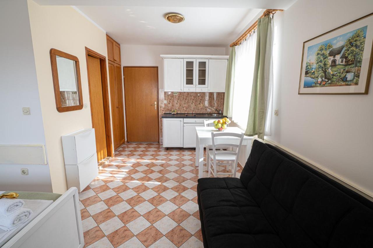 Apartmani Marin No1. Vodice Exterior photo